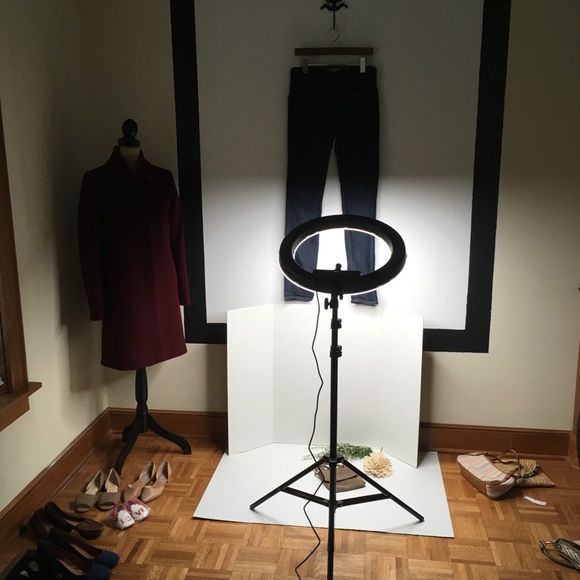 Meet your Posher, Nicole - Picture 2 of 5